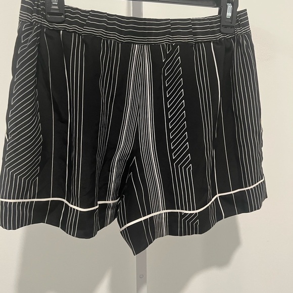 Phillip Lim New 3.1 high waisted 100% silk striped shorts / Size 2 Waist 16’ - Picture 3 of 5